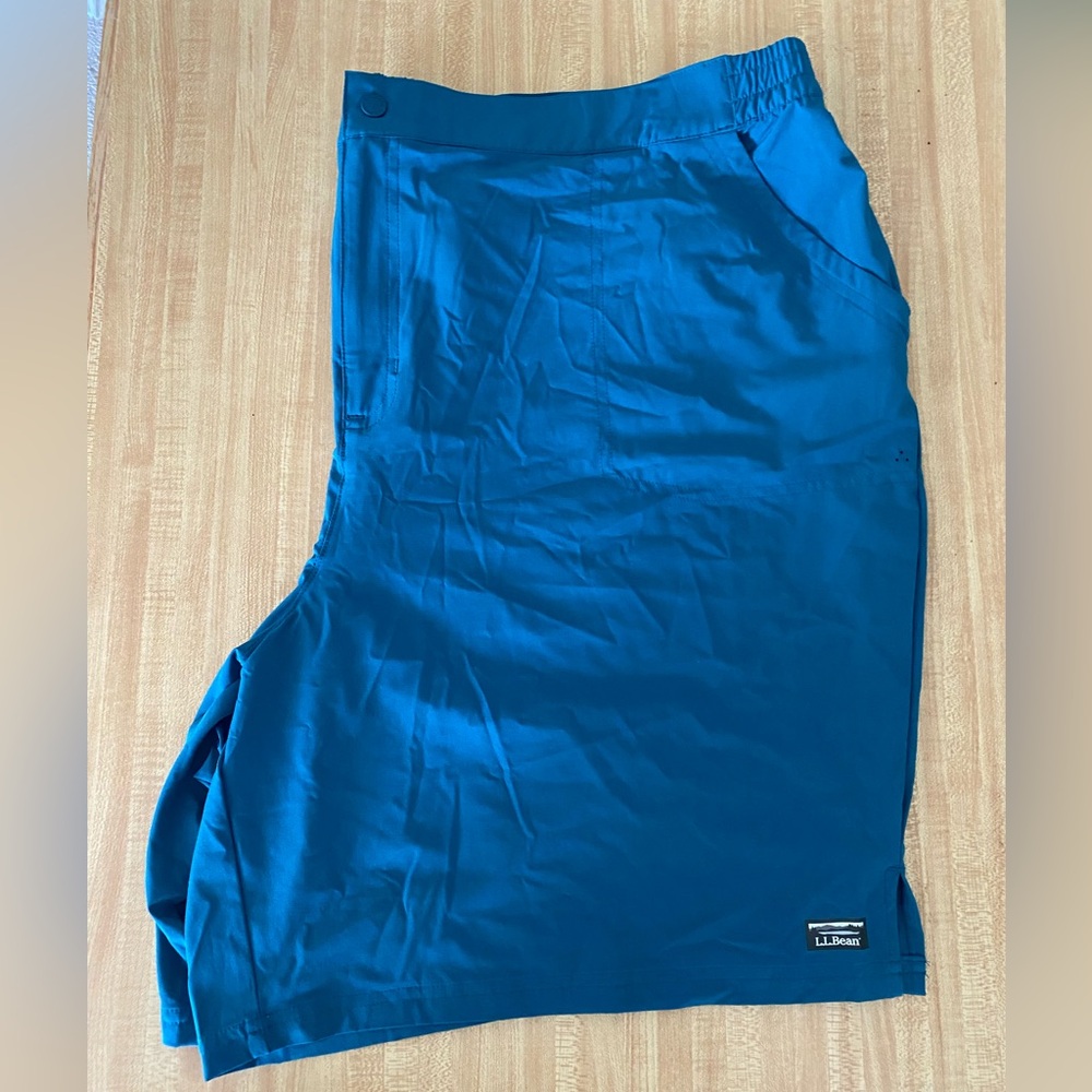 NWT Comfortable activewear - L. L. Bean Stretch UPF Shorts 9” Women’s Plus